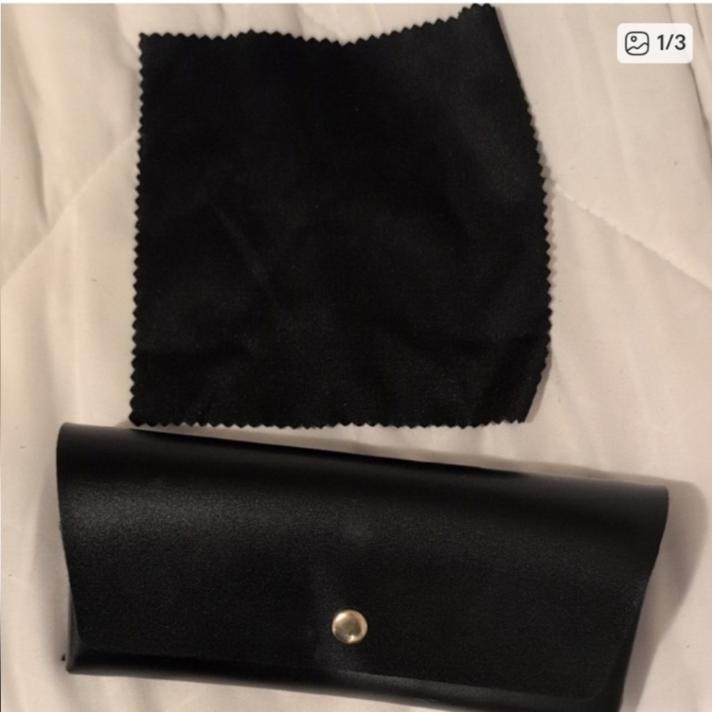 Black Glasses Case with Cleaning Cloth